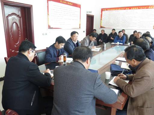 陕西商南县长在贫困村召开脱贫攻坚现场推进会