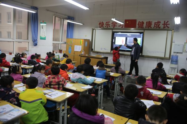 杨陵区教育系统开展党员教学标兵赛教课活动