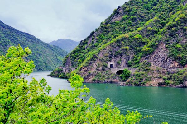 汉中石门栈道风景区