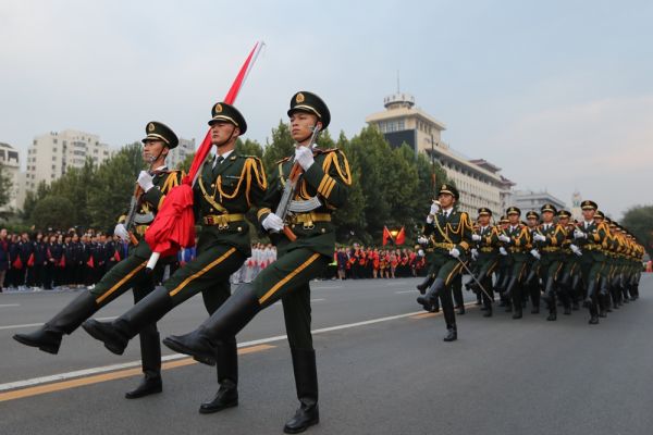陕西举行庆祝中华人民共和国成立70周年升国旗仪式